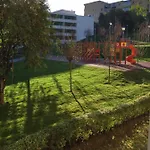Igi Red Flat With Free Private Parking Апартаменты