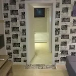 Апартаменты Igi Red Flat With Free Private Parking Клуж-Напока