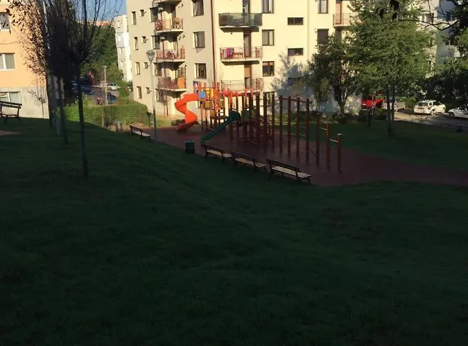 Igi Red Flat With Free Private Parking *