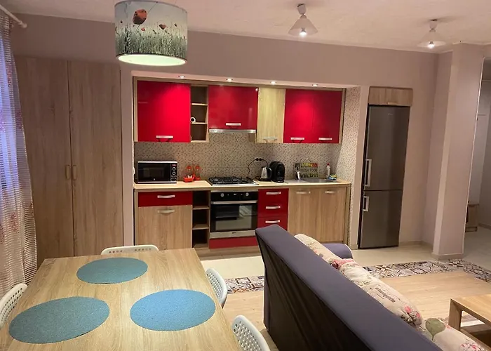 Igi Red Flat With Free Private Parking