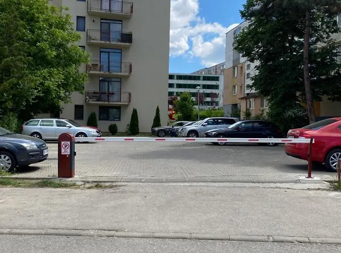 Igi Red Flat With Free Private Parking Kaloşvar